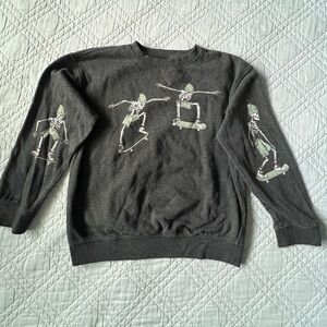 Old Navy Gray Crewneck Sweatshirt with skateboarding skeletons, Boys Size L